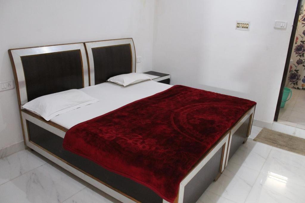 Couple Friendly Hotel - Sunset Orchha Exterior foto